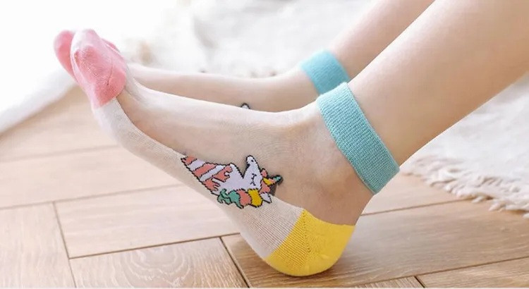 جوراب شیشهای فانتزی مدل «اسکوپ بستنی» (طرح تابستانه)