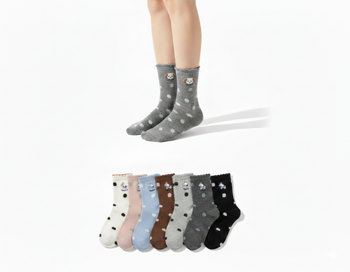 "پک ۷ جفتی جوراب زنانه ساقدار در رنگهای متنوع با طرح خالخالی و عروسک کوچک برجسته روی لبه ساق